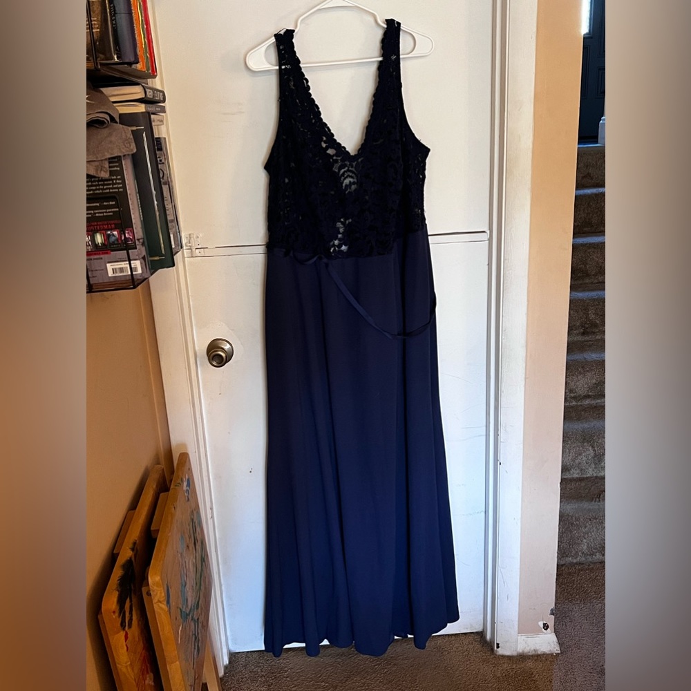 David’s Bridal size 24 bridesmaid/wedding guest dress - navy blue, floor length